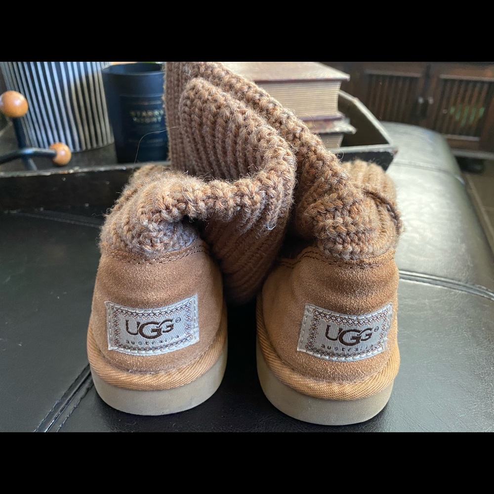 Woman’s knit Ugg’s.